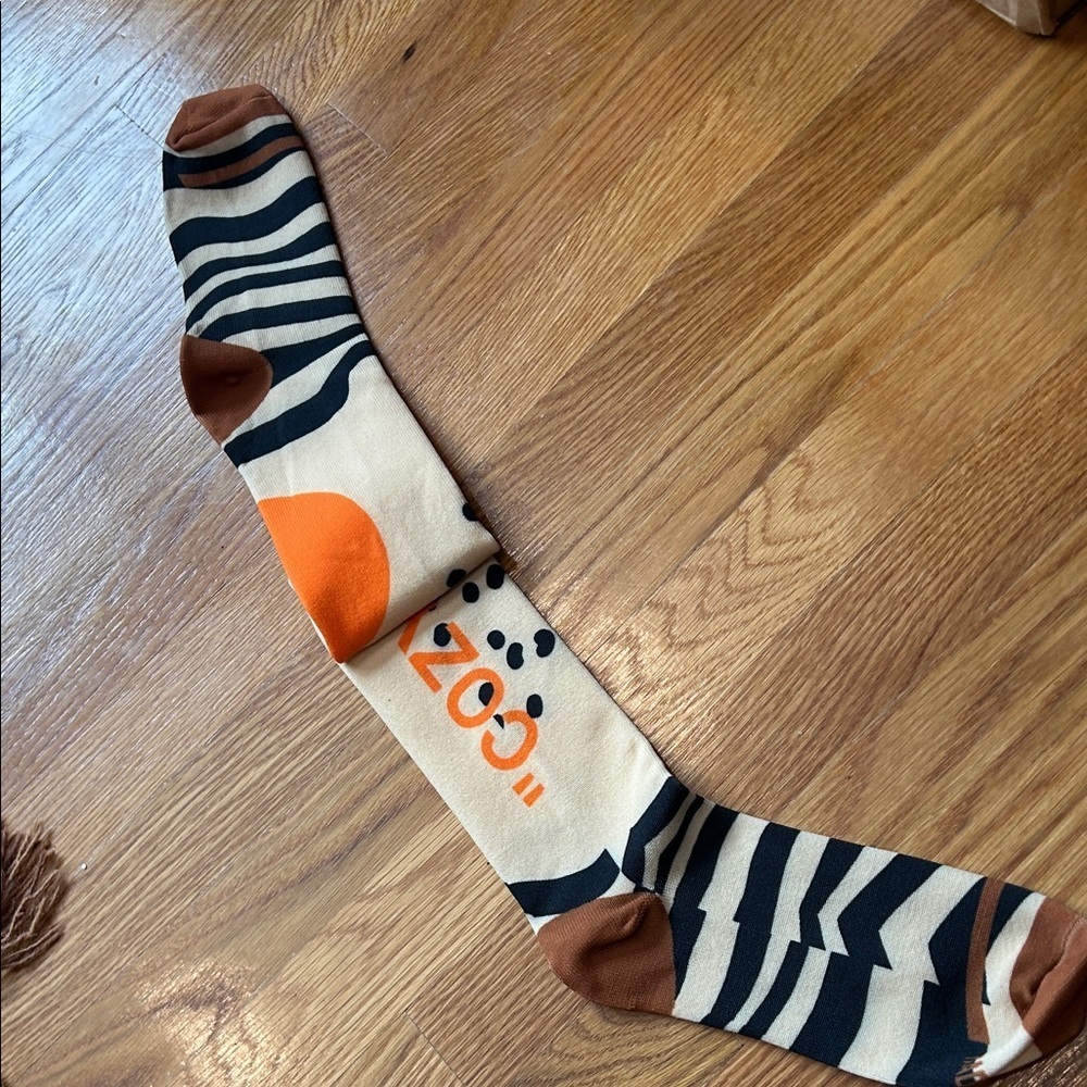 HGC Cozy Zebra Pattern Men's Socks - Cream, Brown, and Orange casual crew new